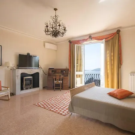 Beautiful Family With Heated Pool 5 Br Villa Lerici
