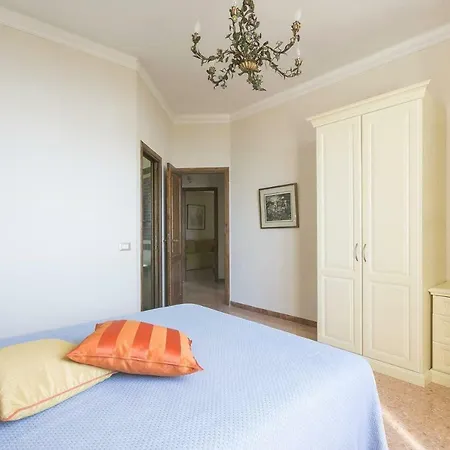 Beautiful Family With Heated Pool 5 Br *