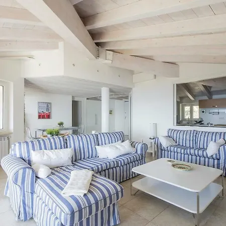 Beautiful Family With Heated Pool 5 Br Villa Lerici